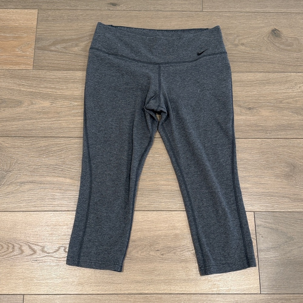 NIKE Heathered Grey Dri-Fit Cotton Cropped Active Gym Workout Capris Size Medium
